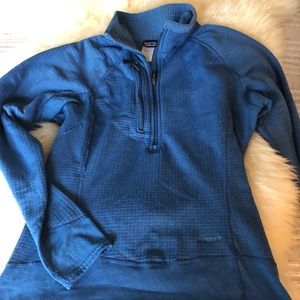 Blue Patagonia R1 1/4 zip pullover